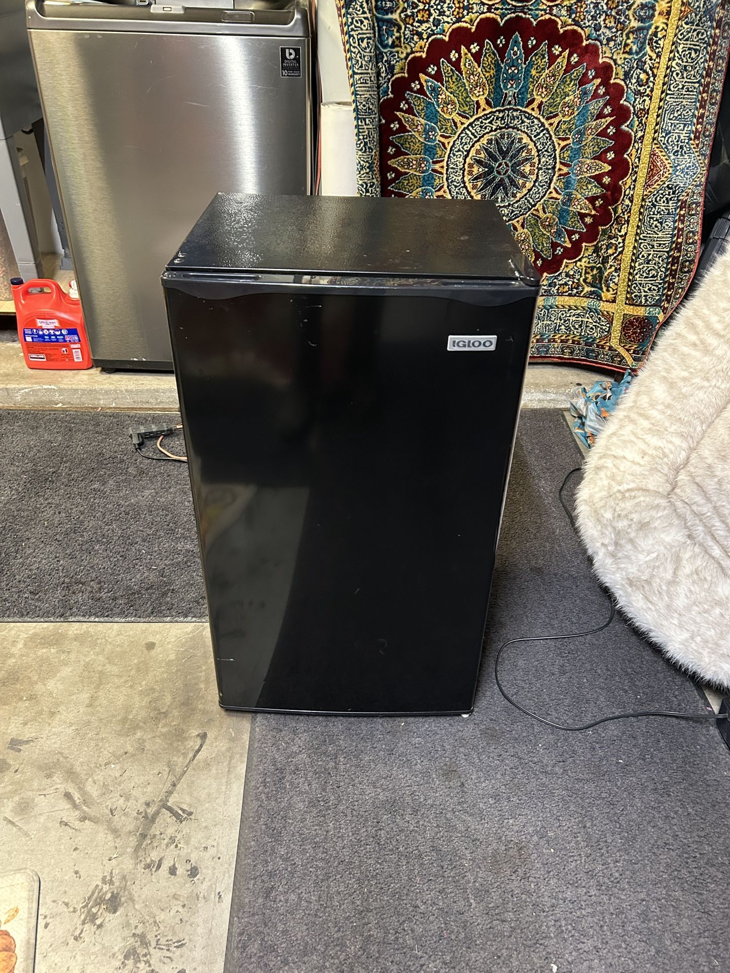 Mini fridge