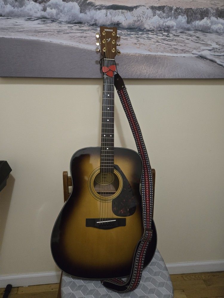 Acoustic Guitar Yamaha F=335