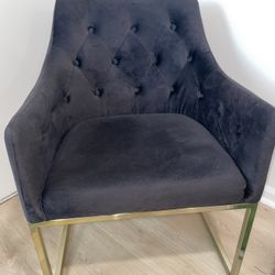 Great Condition Velvet accent chair With Gold Metal Legs 