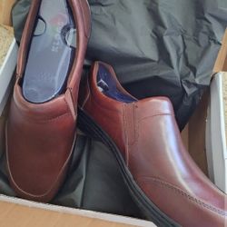 Klogs Men's  ARBOR - INFIELD CHAOS Slip on shoes
Size 12M 
Smooth leather uppers are full grain leather. 
Heel Height 1"
Its sophistication, practical