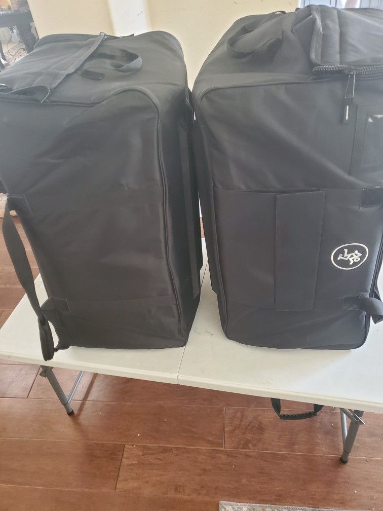 Mackie Thump15 Speakers, 1000 Watts, Speaker Bags