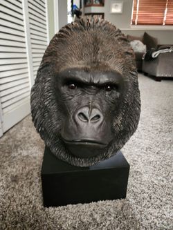 Sandicast Gorilla Head by Sandra Brue