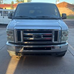 2013 Ford E-350