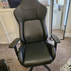 Gaming - Office Chair - Like New - Office Depot 