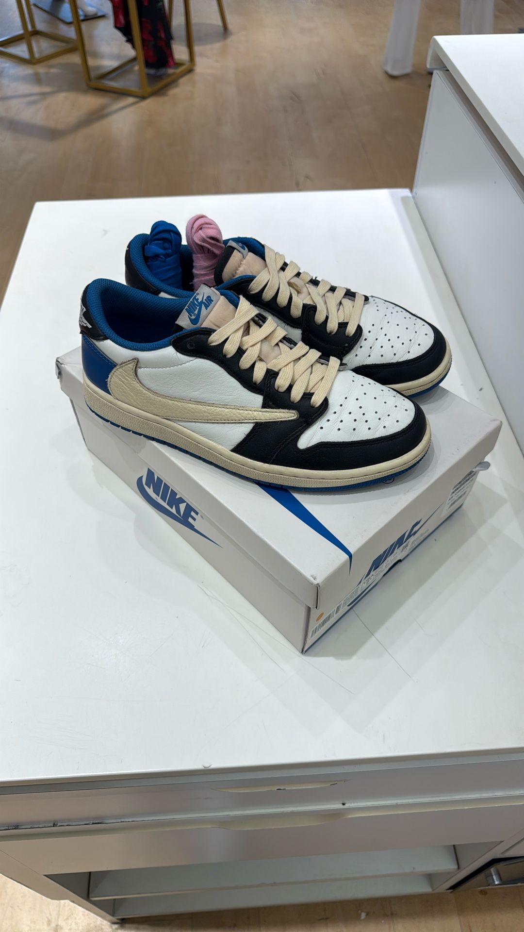 Jordan 1 Low Travis Scott Fragment Size 7.5