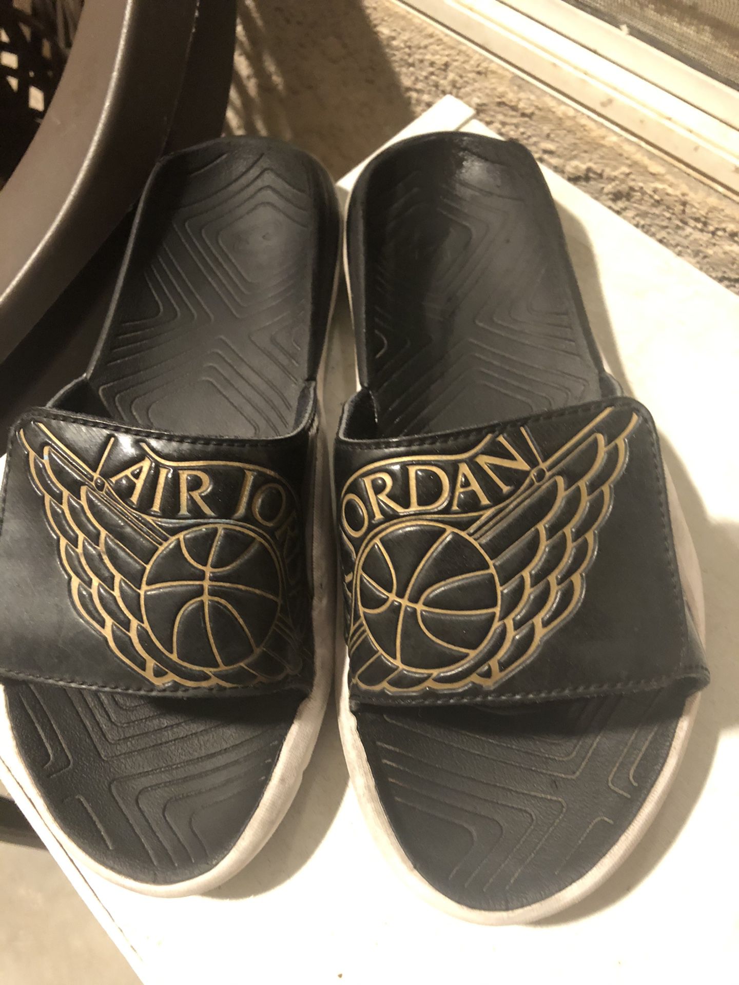Boys Jordan sandals