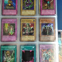 77 Yu-Gi-Oh Cards