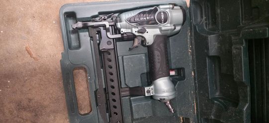 Hitachi crown stapler