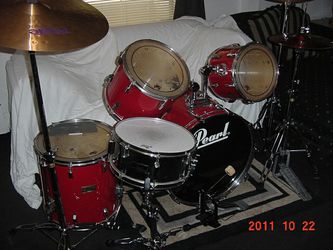 Vintage Red lacquer Pearl World Series drum set