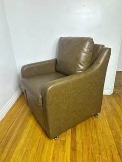 NEW DARK Brown PU Leather Accent Chair with Wheels