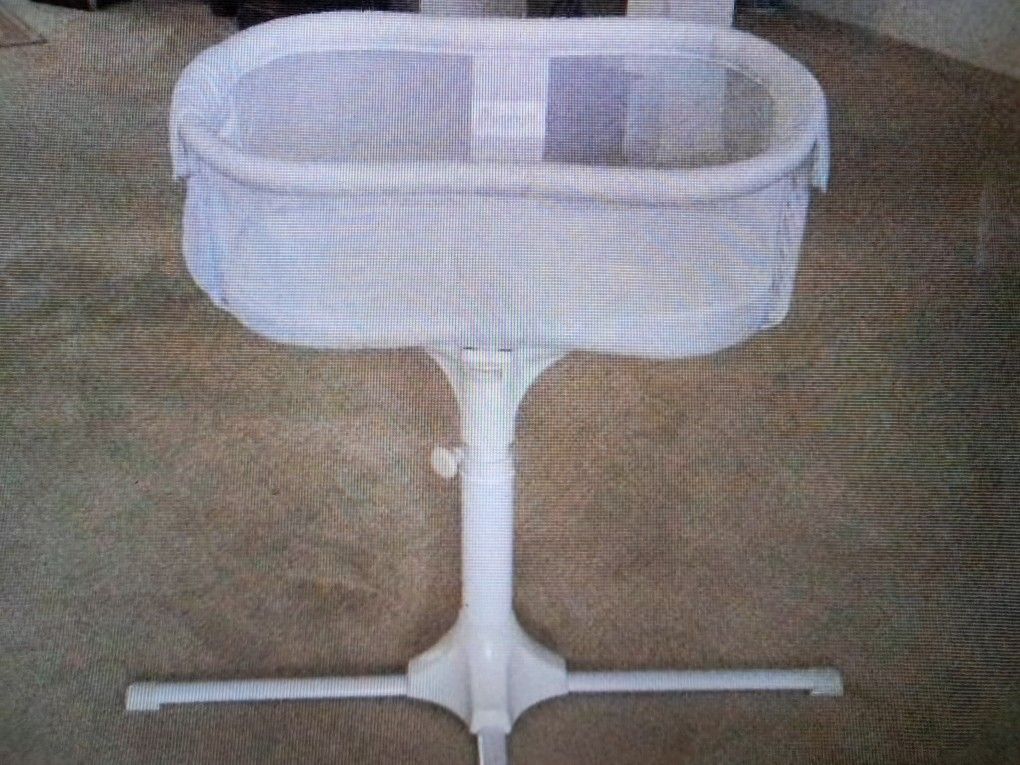 Baby Bassinet Like New
