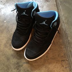 Legit MJ’s In Black With Blue Trim