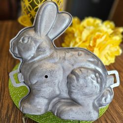 Easter Bunny Rabbit Cake Mold Vintage 