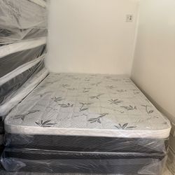 Full Size Pillow Top Mattress With Box Spring 