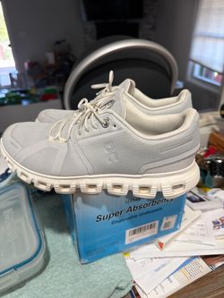 ON Running/workout shoe Size9