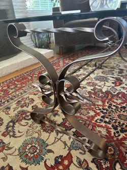 Coffee Table: Metal base/Glass Top