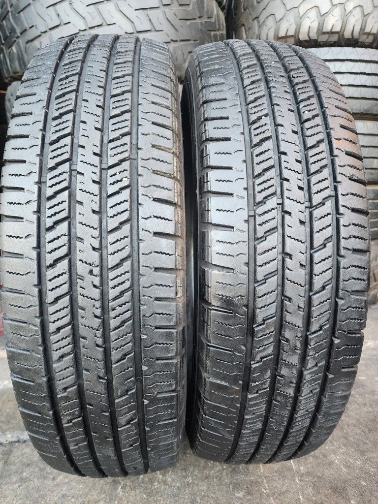 2 USED TIRES HANKOOK LT 235/80/17