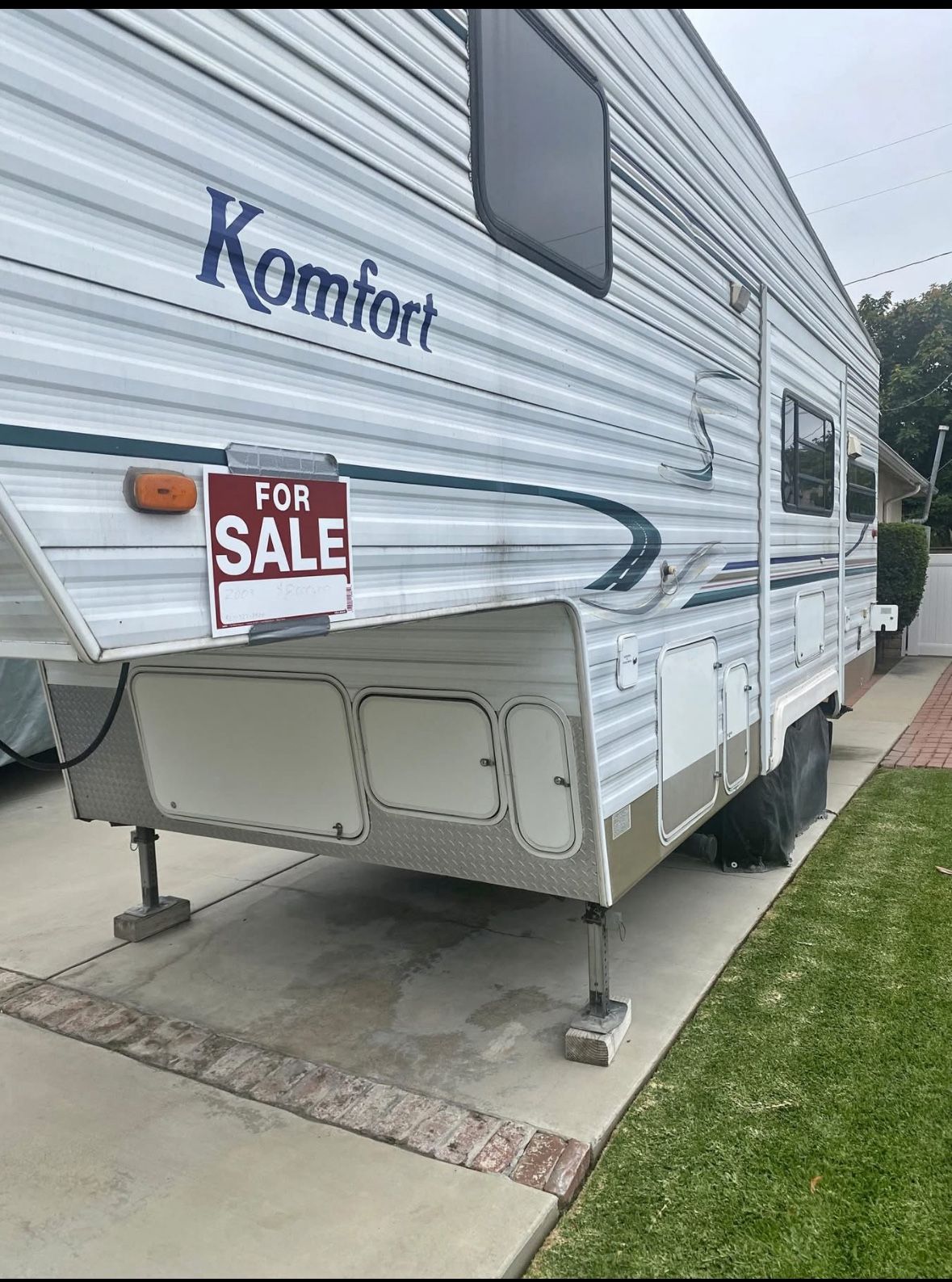 2004 Komfort 5th wheel - 25'