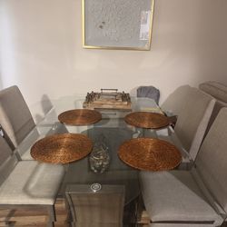 Dining Room Table 