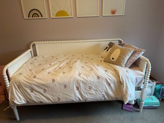 Crate and Barrel Jenny Lind Daybed