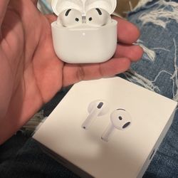 AirPods 4