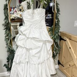 New XlArge Juliet, White Gown 