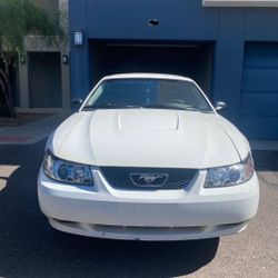 2004 Ford Mustang
