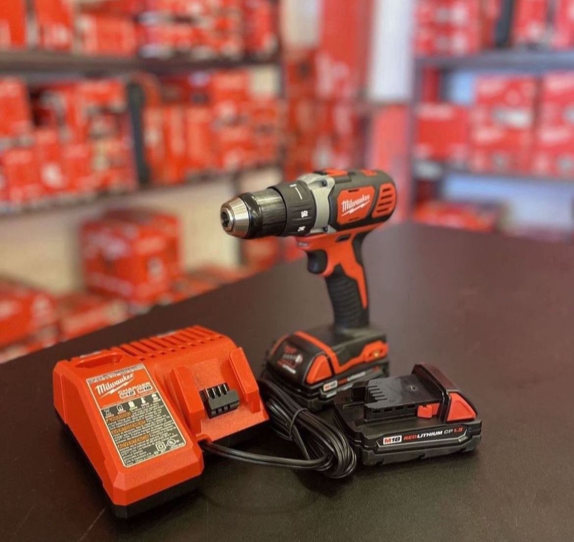 Milwaukee 18V Lithium-Ion Cordless 1/2 in. Drill Driver Kit w/(2) 1.5Ah  Batteries, Charger…….2606-22CT for Sale in Las Vegas, NV OfferUp