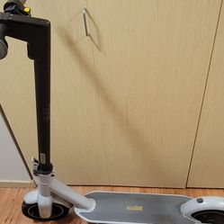 Segway Ninebot Max Electric Kick Scooter (G30LP)