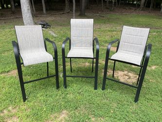 New Out Door Furniture , The Middle Chair Is Wider