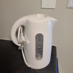 1.7-Liter Plastic Electric Kettle, White 