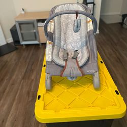Baby Bouncer Seat w/ Vibration