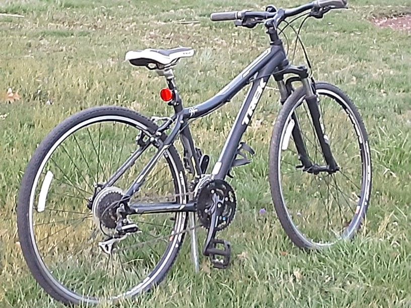 Ppppeeeerrrrfffeecct ... Ttrek Neko Gary Fisher 700 Tires 16 frame Adult Owned