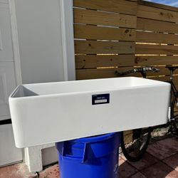 NEW Deer Valley Farmhouse Sink *MUST GO*