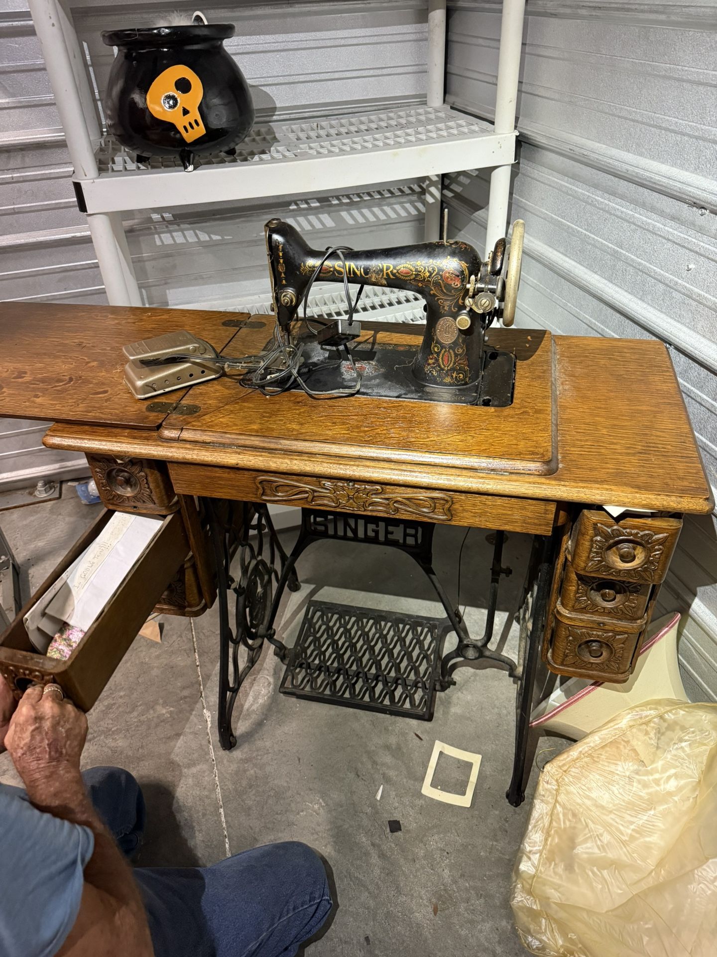 Antique Singer Sewing Machine Table Tiger Oak