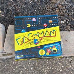 Pac-Man Board Game .