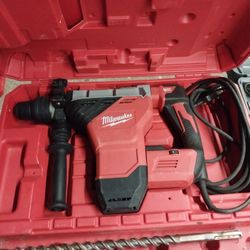 MILWAUKEE ROTARY HAMMER DRILL 15AMP 