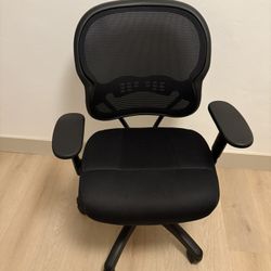 Office Chair - Comfortable!