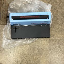 Rayson TD-130 Wire Binding Machine (Square Holes) Punch 12 Sheets/Bind 120 Sh..open box only to take pic never used new 