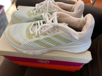 Adidas size 71/2