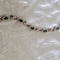 Sterling silver 925 bracelet plated with 18-karat gold.