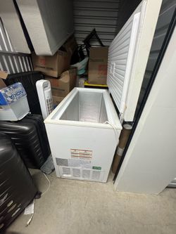 Chest freezer