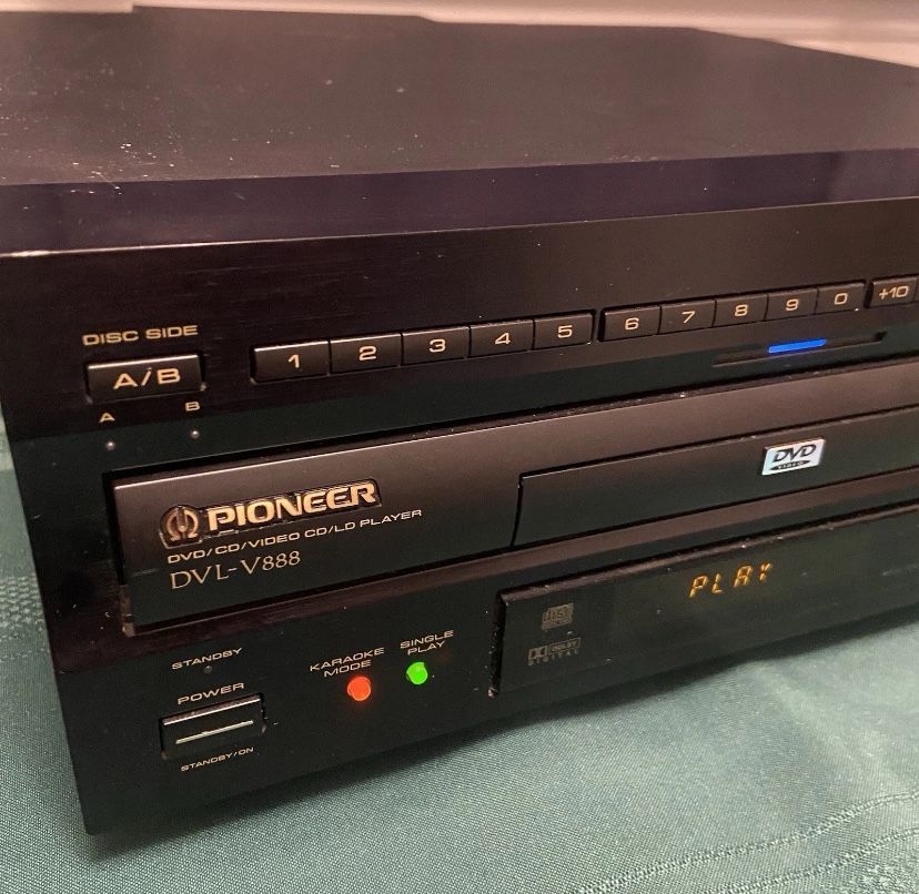 Pioneer Laser disc DVL-V888 Player