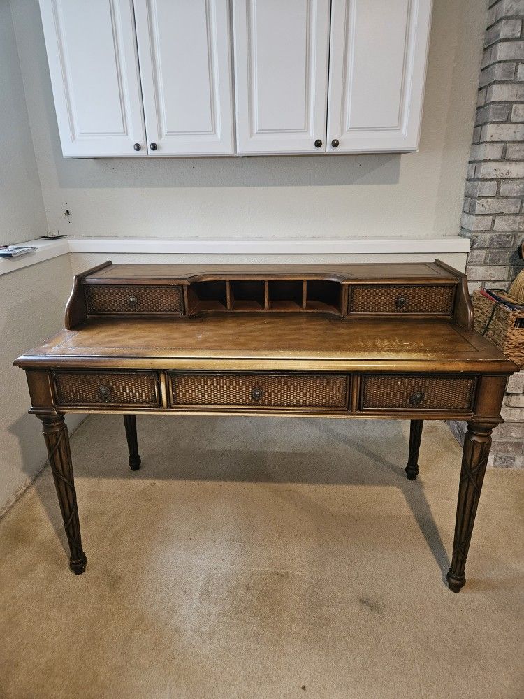 Free Desk