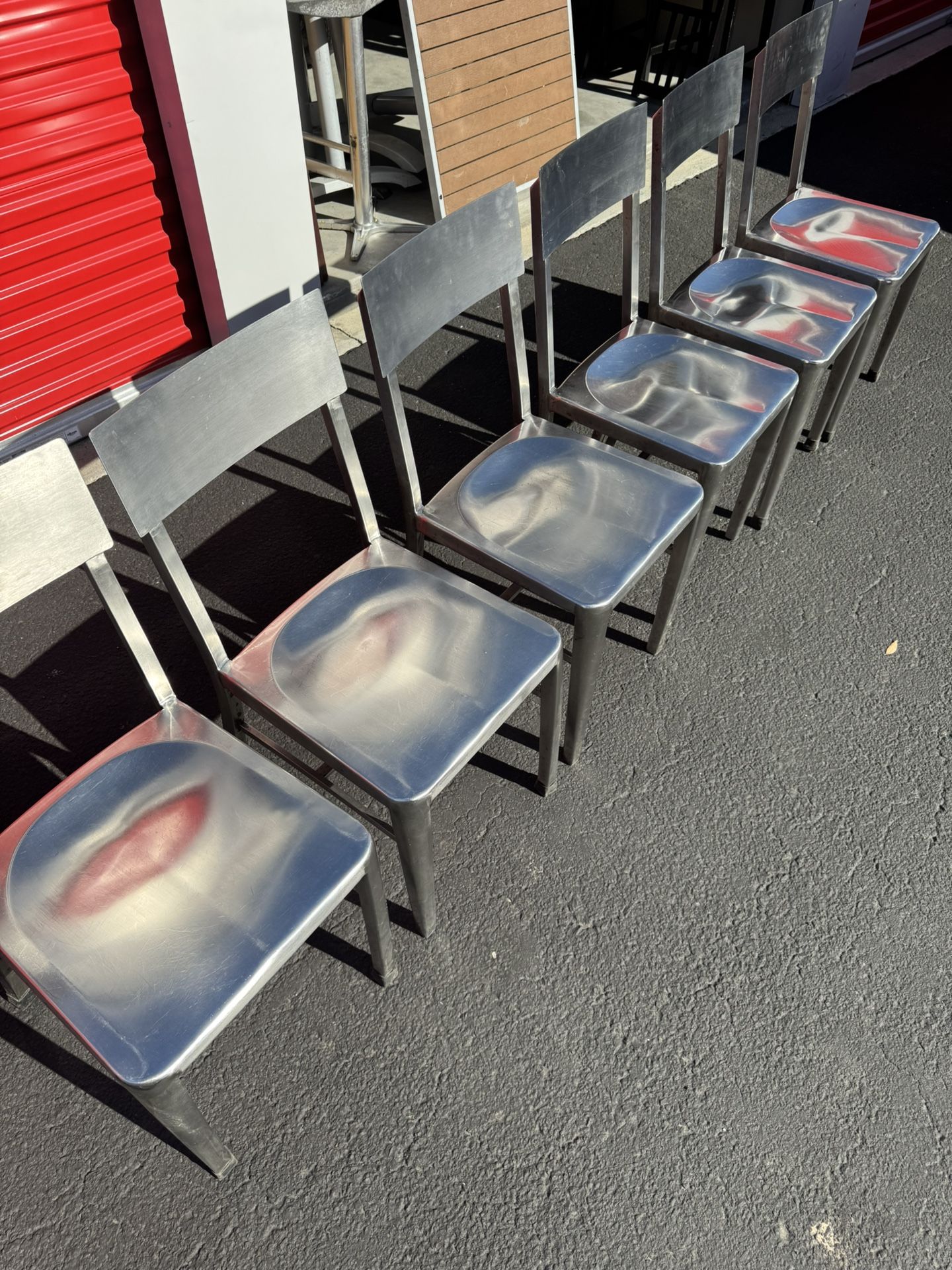 $50 Each chair $75 for patio metal table /$50 Each Chair / $50 Cada Silla: This is a stainless steel