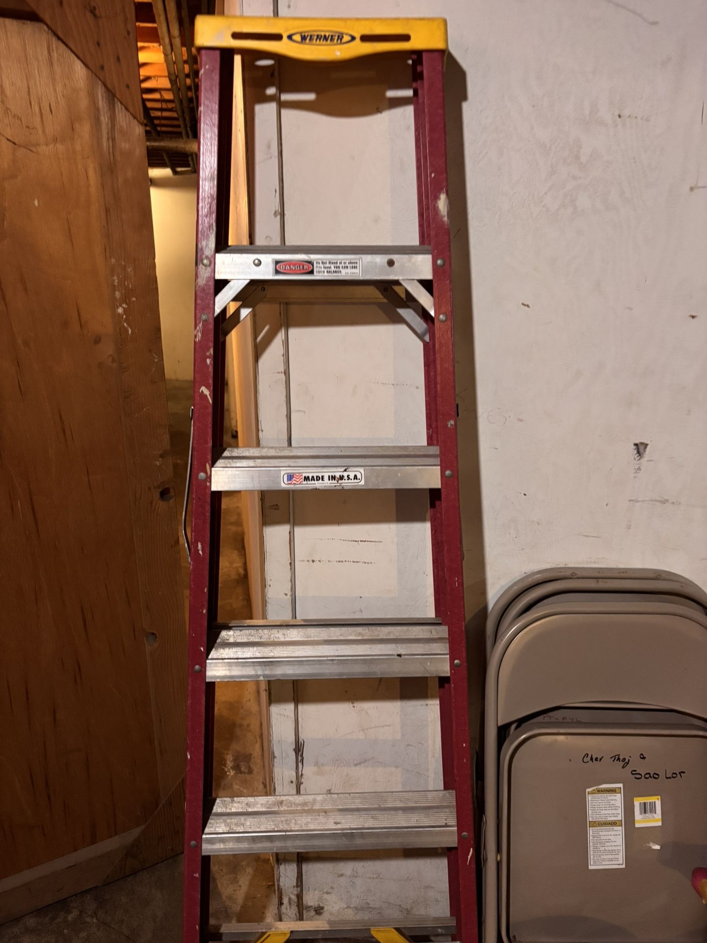 6 Foot Wagner Fiberglass Ladder Priced To Sell Pick Up Milwaukee Area For $20 Delivery Fee
