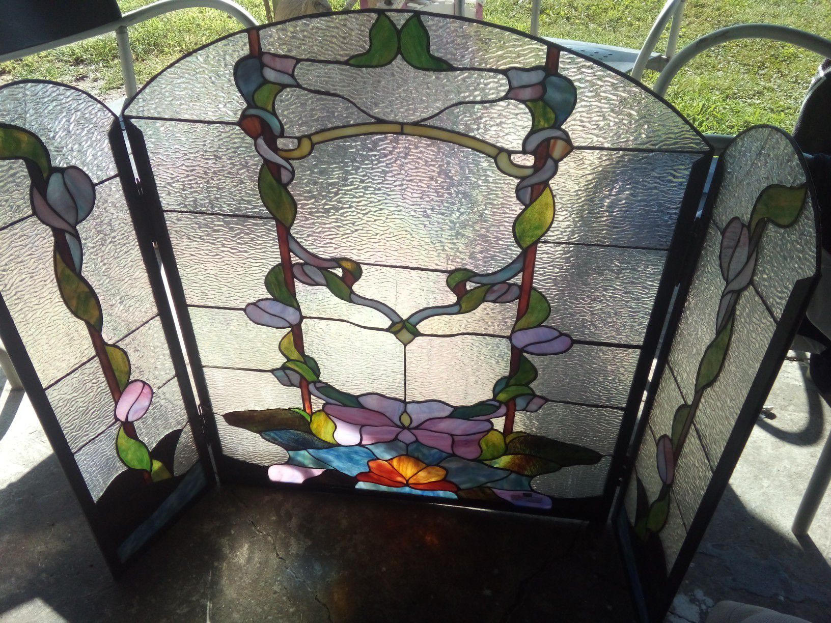 STAIN GLASS FIREPLACE COVER STAND