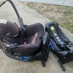 Nuna Pipa Child Seat With 2 Bases