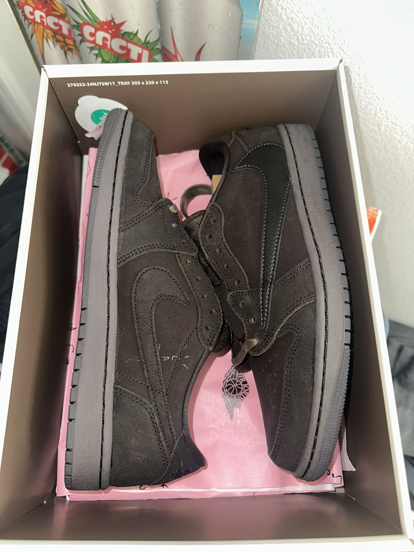 Jordan 1 Low Travis Scott Velvet Brown