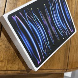 Apple iPad Pro 12.9-inch 6th generation 2TB WiFi + Cellular, AppleCare+, Silver